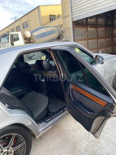 Mercedes E 220 1993, 125,000 km - 2.2 л - Bakı