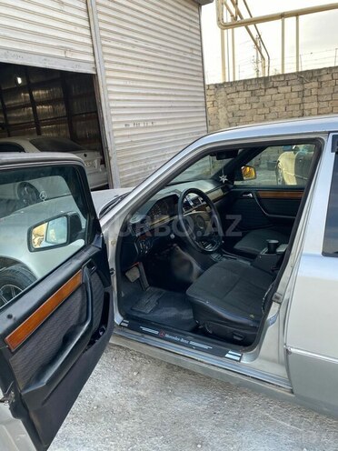 Mercedes E 220 1993, 125,000 km - 2.2 л - Bakı