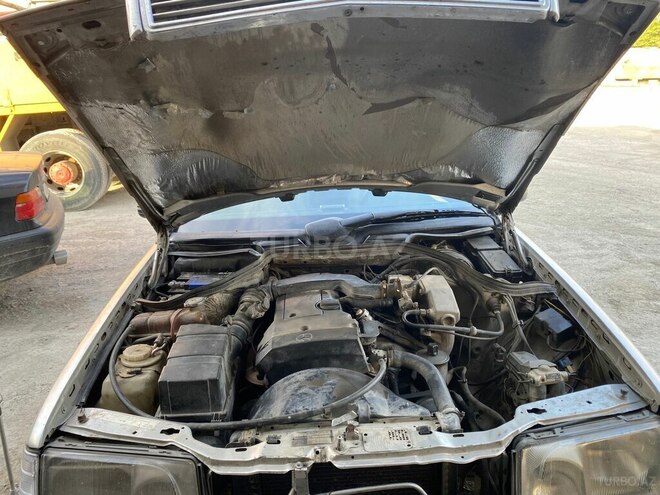 Mercedes E 220 1993, 125,000 km - 2.2 л - Bakı
