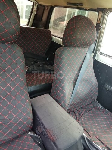 LADA (VAZ) Niva 2005, 300,000 km - 1.7 l - Salyan