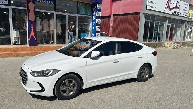 Hyundai Avante 2016, 223,000 km - 1.6 l - Bakı