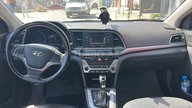 Hyundai Avante 2016, 223,000 km - 1.6 l - Bakı
