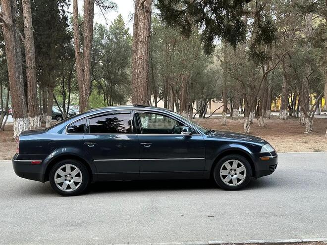 Volkswagen Passat 2004, 299,000 km - 1.8 л - Sumqayıt