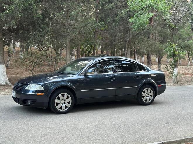Volkswagen Passat 2004, 299,000 km - 1.8 л - Sumqayıt