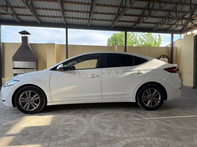 Hyundai Avante 2018, 206,000 km - 1.6 l - Bakı
