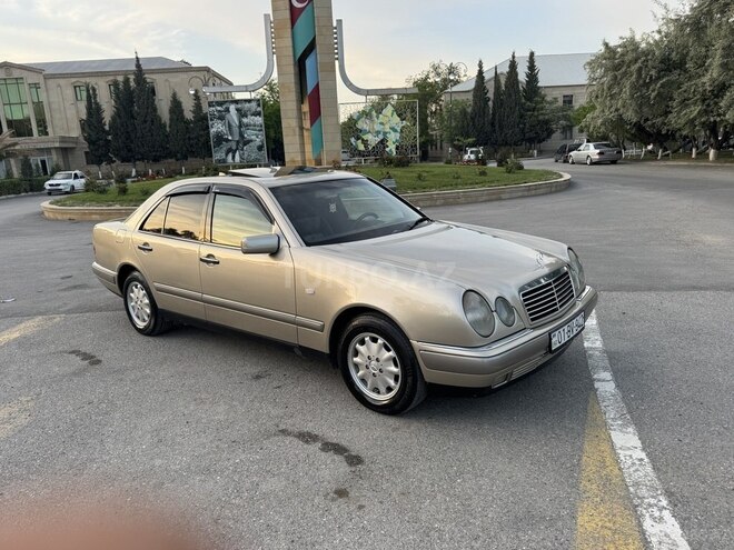 Mercedes E 230 1996, 325,000 km - 2.3 l - Sumqayıt