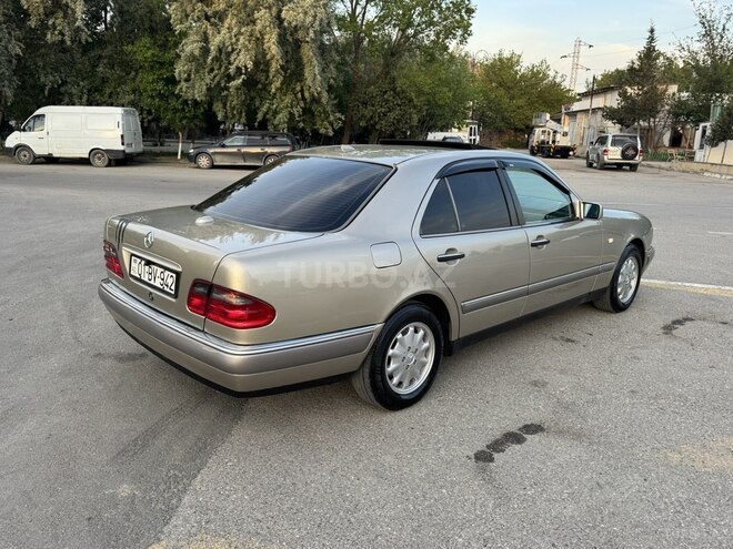 Mercedes E 230 1996, 325,000 km - 2.3 l - Sumqayıt