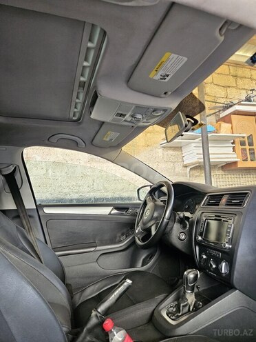 Volkswagen Jetta 2011, 220,000 km - 2.0 l - Bakı