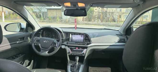 Hyundai Elantra 2018, 114,819 km - 2.0 l - Göyçay