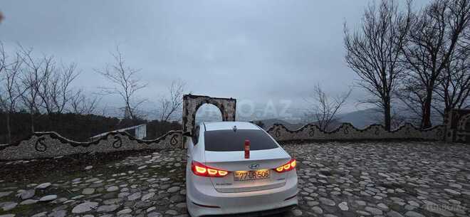Hyundai Elantra 2018, 114,819 km - 2.0 l - Göyçay