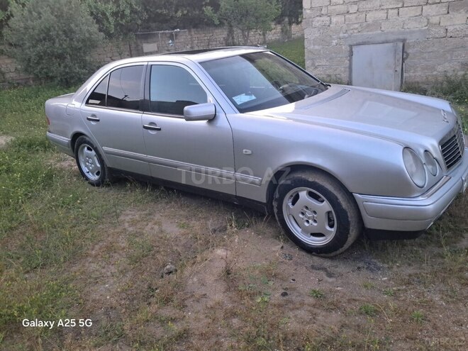Mercedes E 220 1998, 200,000 km - 2.2 l - Bakı
