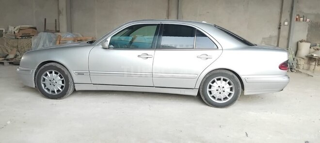 Mercedes E 220 d 2001, 550,000 km - 2.2 l - Bakı