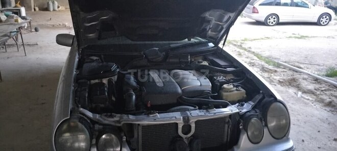 Mercedes E 220 d 2001, 550,000 km - 2.2 l - Bakı