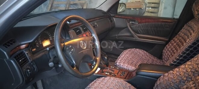 Mercedes E 220 d 2001, 550,000 km - 2.2 l - Bakı
