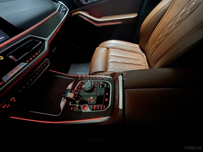 BMW X7-7