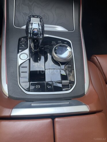 BMW X7-6