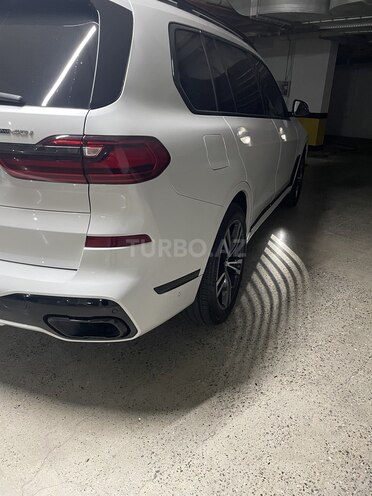 BMW X7-4