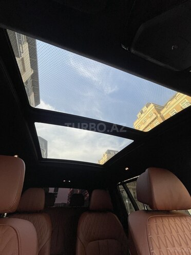 BMW X7-8