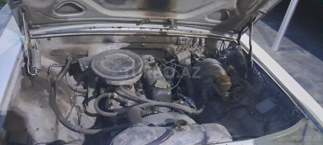GAZ 24 1990, 300,000 km - 2.4 l - Şəki