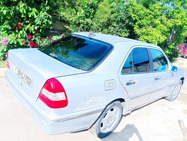 Mercedes C 220 d 1994, 230,000 km - 2.2 l - Neftçala