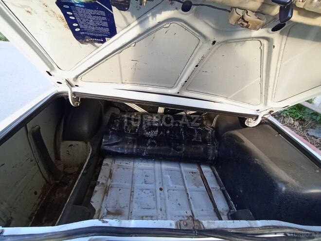 LADA (VAZ) 2107 2007, 50,000 km - 1.7 л - Salyan