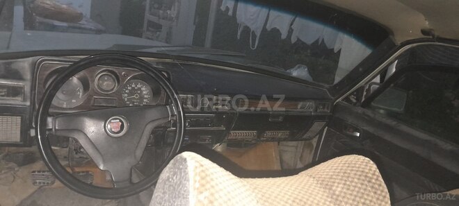 GAZ 24 1990, 300,000 km - 2.4 l - Şəki