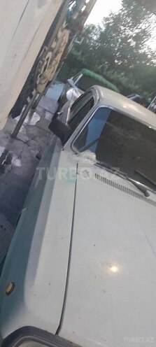 GAZ 24 1990, 300,000 km - 2.4 l - Şəki