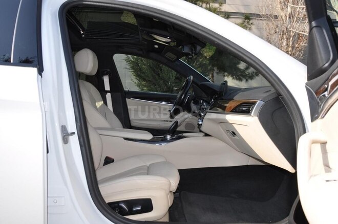 BMW 520 2017, 135,000 km - 2.0 l - Bakı