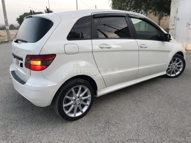 Mercedes B 180 2009, 143,000 km - 1.7 л - Sumqayıt