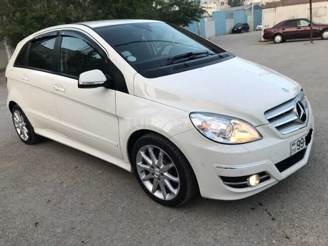 Mercedes B 180 2009, 143,000 km - 1.7 л - Sumqayıt