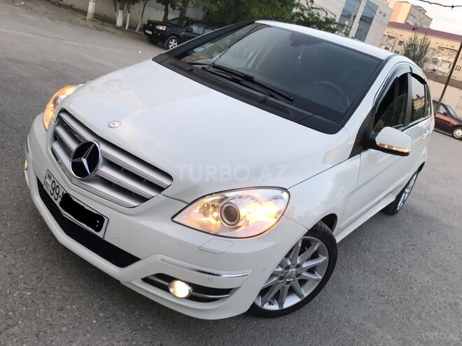 Mercedes B 180 2009, 143,000 km - 1.7 л - Sumqayıt