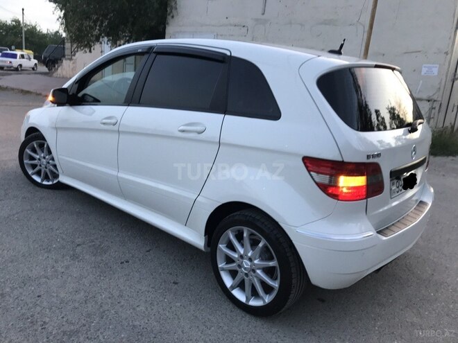 Mercedes B 180 2009, 143,000 km - 1.7 л - Sumqayıt