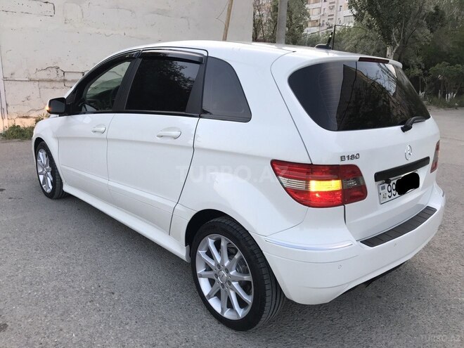 Mercedes B 180 2009, 143,000 km - 1.7 л - Sumqayıt