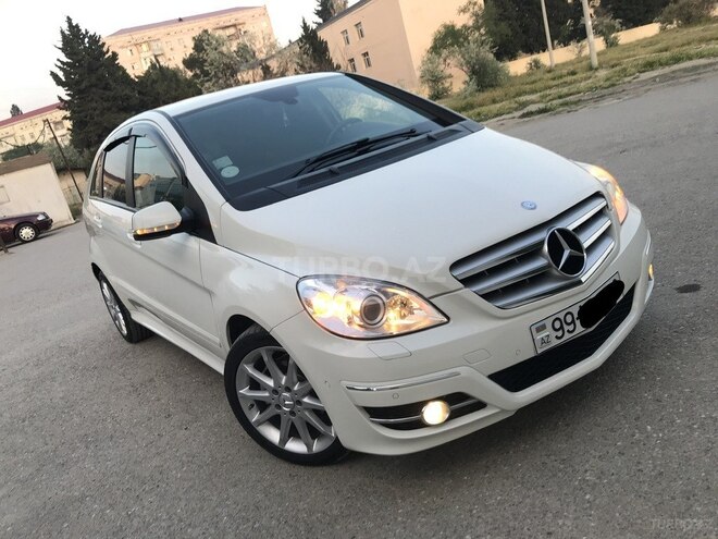 Mercedes B 180 2009, 143,000 km - 1.7 л - Sumqayıt