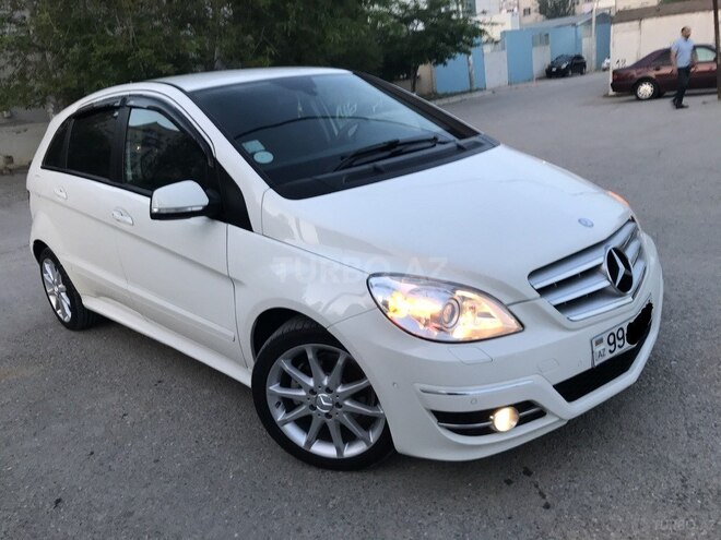 Mercedes B 180 2009, 143,000 km - 1.7 л - Sumqayıt