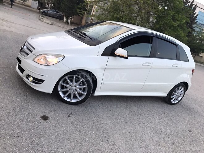 Mercedes B 180 2009, 143,000 km - 1.7 л - Sumqayıt