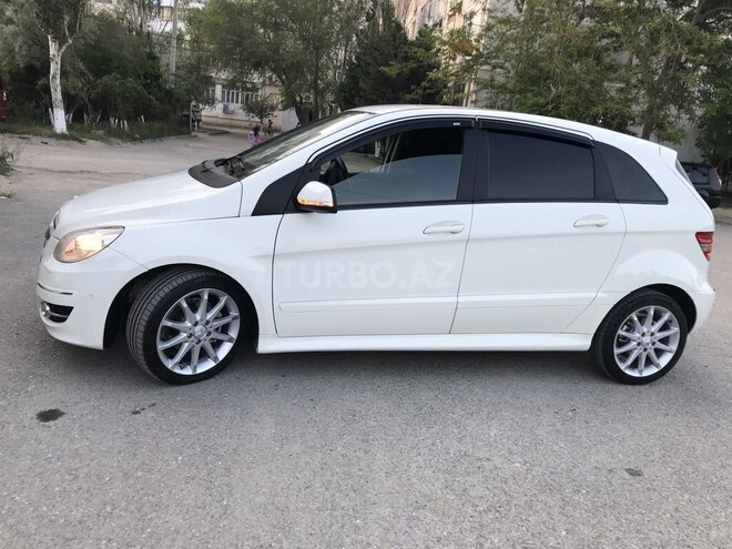 Mercedes B 180 2009, 143,000 km - 1.7 л - Sumqayıt