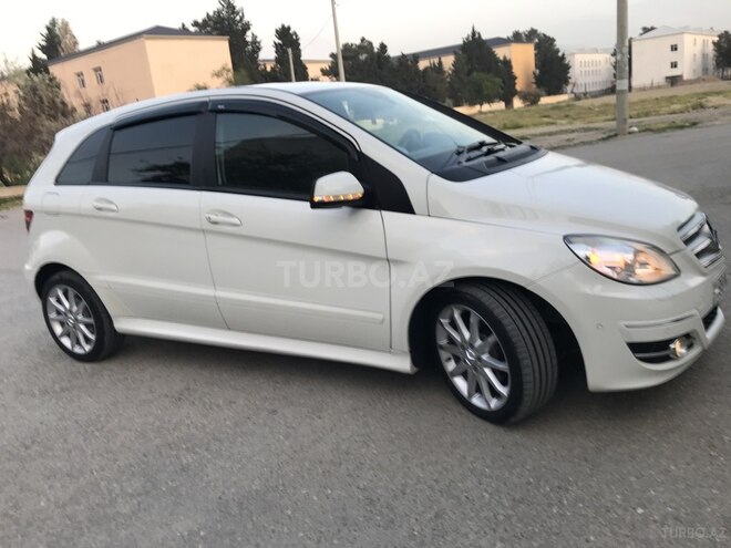 Mercedes B 180 2009, 143,000 km - 1.7 л - Sumqayıt