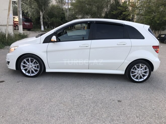 Mercedes B 180 2009, 143,000 km - 1.7 л - Sumqayıt