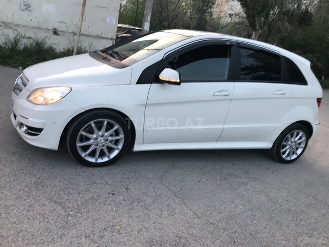 Mercedes B 180 2009, 143,000 km - 1.7 л - Sumqayıt