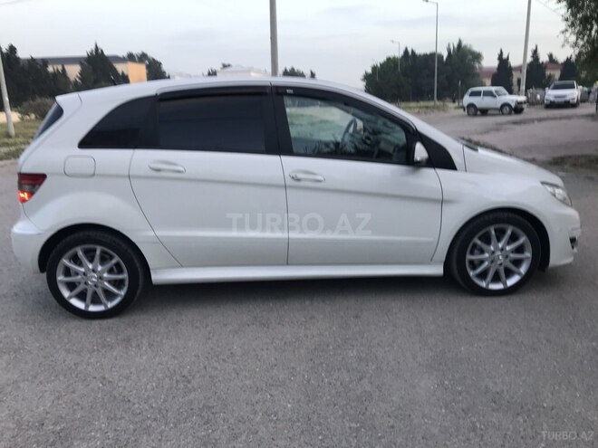 Mercedes B 180 2009, 143,000 km - 1.7 л - Sumqayıt