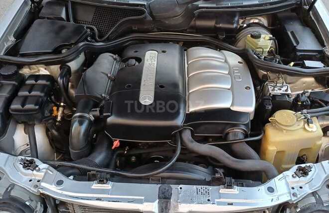 Mercedes E 220 d 2000, 420,000 km - 2.2 л - Bakı