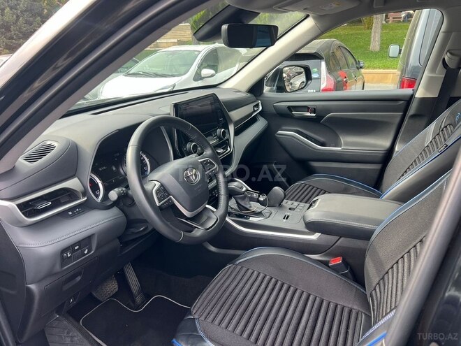 Toyota Highlander 2023, 26,000 km - 2.5 l - Bakı