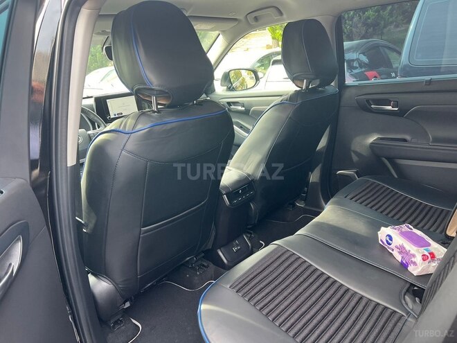 Toyota Highlander 2023, 26,000 km - 2.5 l - Bakı