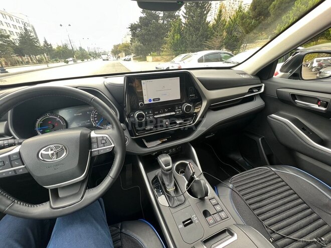 Toyota Highlander 2023, 26,000 km - 2.5 l - Bakı