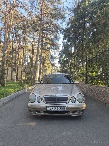 Mercedes E 270 2000, 370,000 km - 2.7 l - Naftalan