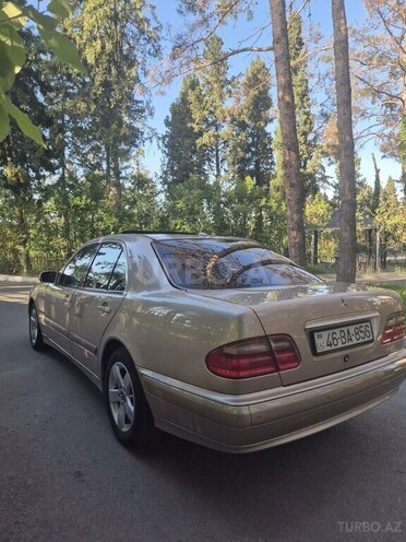 Mercedes E 270 2000, 370,000 km - 2.7 l - Naftalan