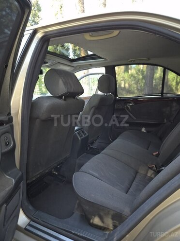 Mercedes E 270 2000, 370,000 km - 2.7 l - Naftalan