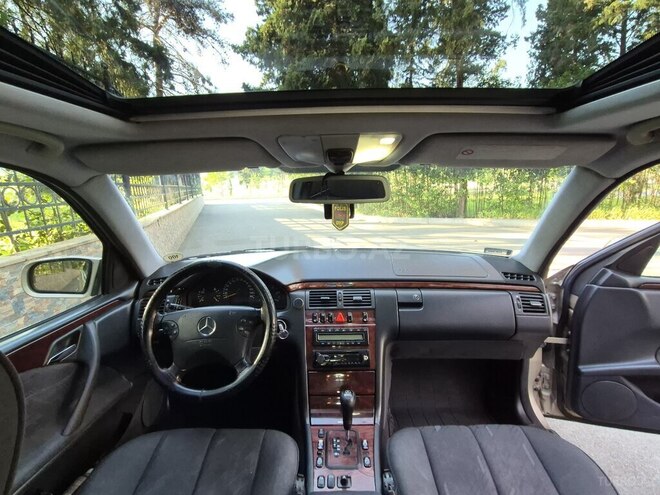Mercedes E 270 2000, 370,000 km - 2.7 l - Naftalan