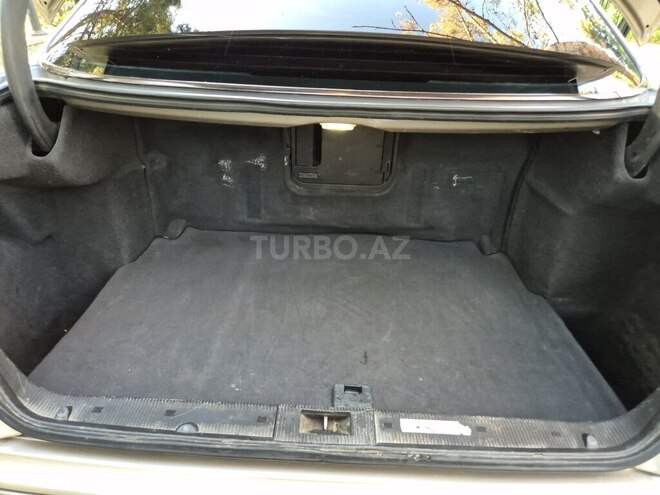 Mercedes E 270 2000, 370,000 km - 2.7 l - Naftalan